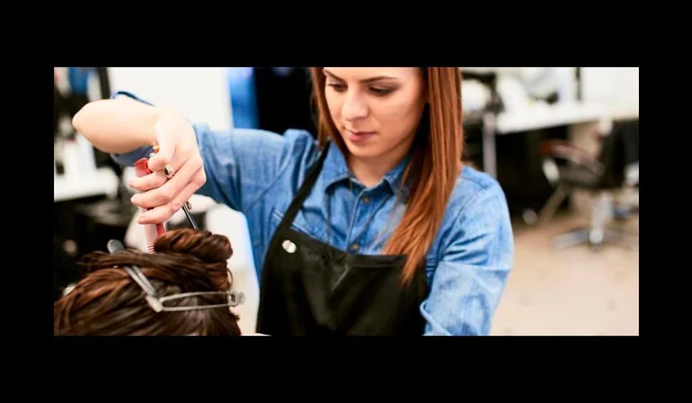 Relación laboral de manicuristas y/peluqueros
