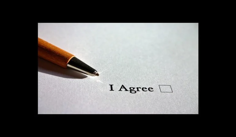 ¿Cómo elaborar contratos y términos de uso en internet?