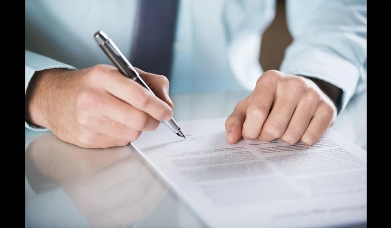 Relación laboral con extranjeros, su regulación y requisitos especiales