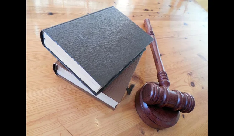 Cómo encontrar buenos abogados de patentes y marcas