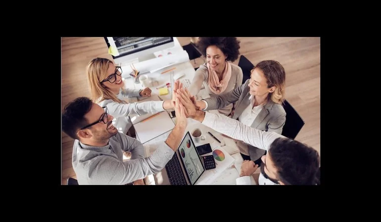 Consejos para contratar un buen equipo para tu marca comercial
