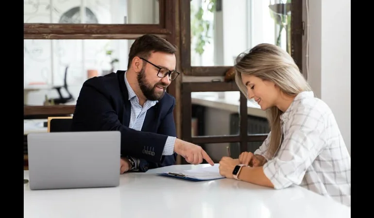 ¿Registrar la marca antes o después de iniciar tu emprendimiento? La clave para proteger y fortalecer tu negocio desde el primer paso